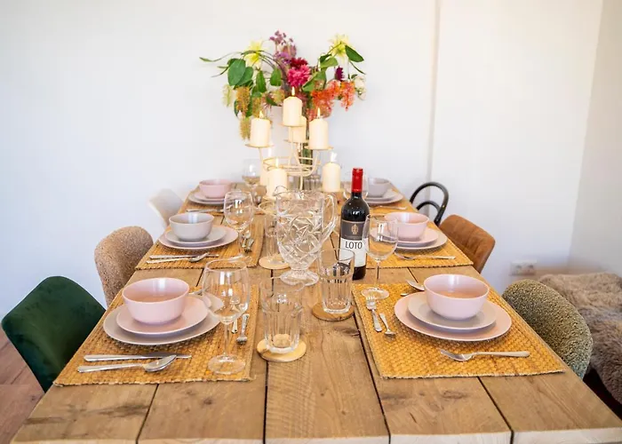 Nora Waterview Apartament Breda